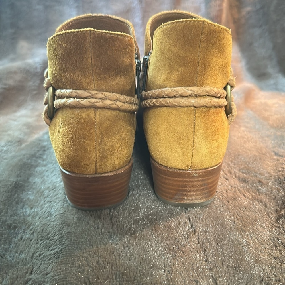FRYE Carson Braided Harness Suede Ankle Boot Wheat Sz 6.5 - Picture 4 of 13